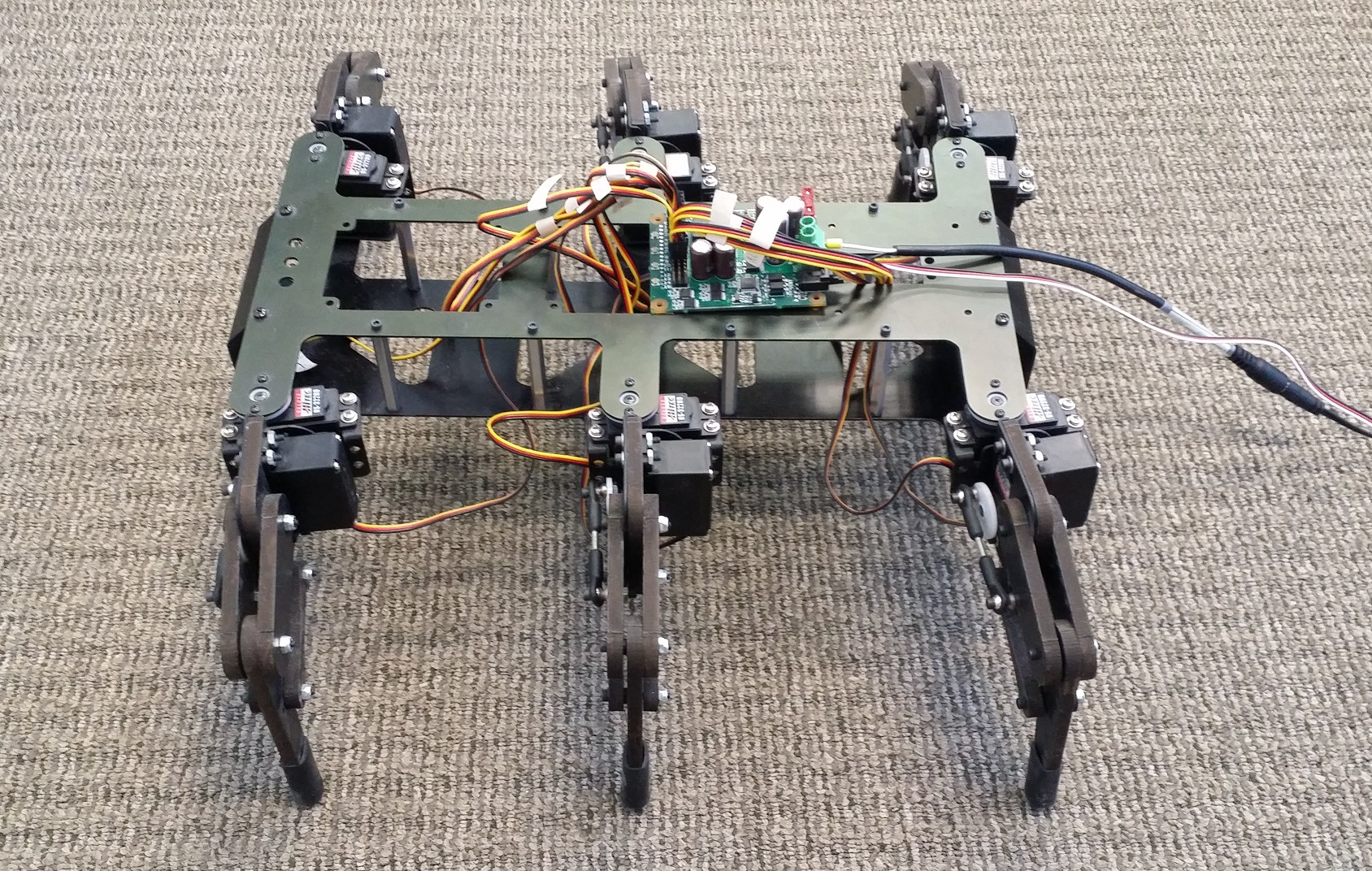 4 servo walking robot