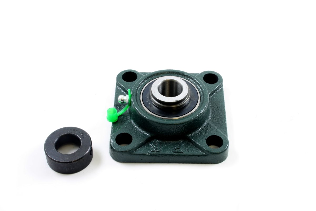 Flanged Rotary Bearing for 17mm Shaft TRM4504_0 Phidgets
